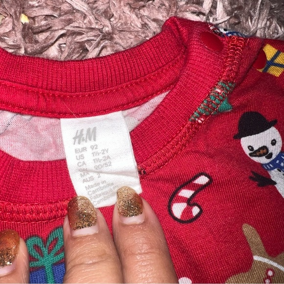 H&M Christmas holiday toddler set - Picture 3 of 6